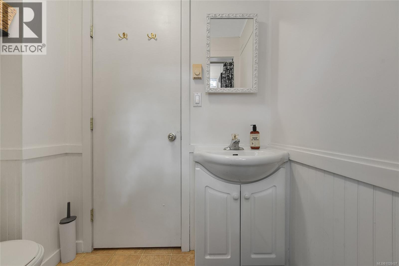  454 Village Bay Road, Mayne Island