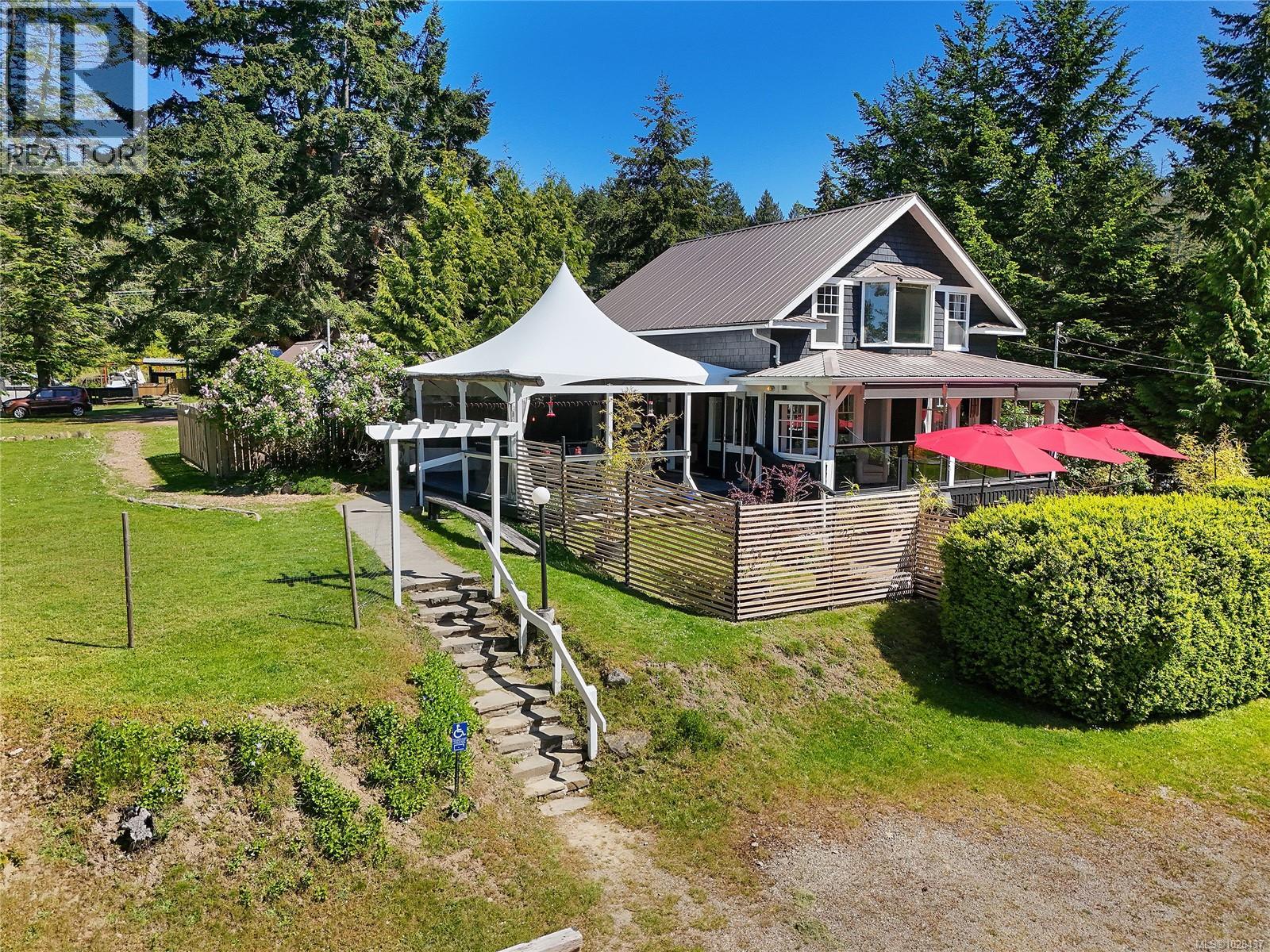  454 Village Bay Road, Mayne Island