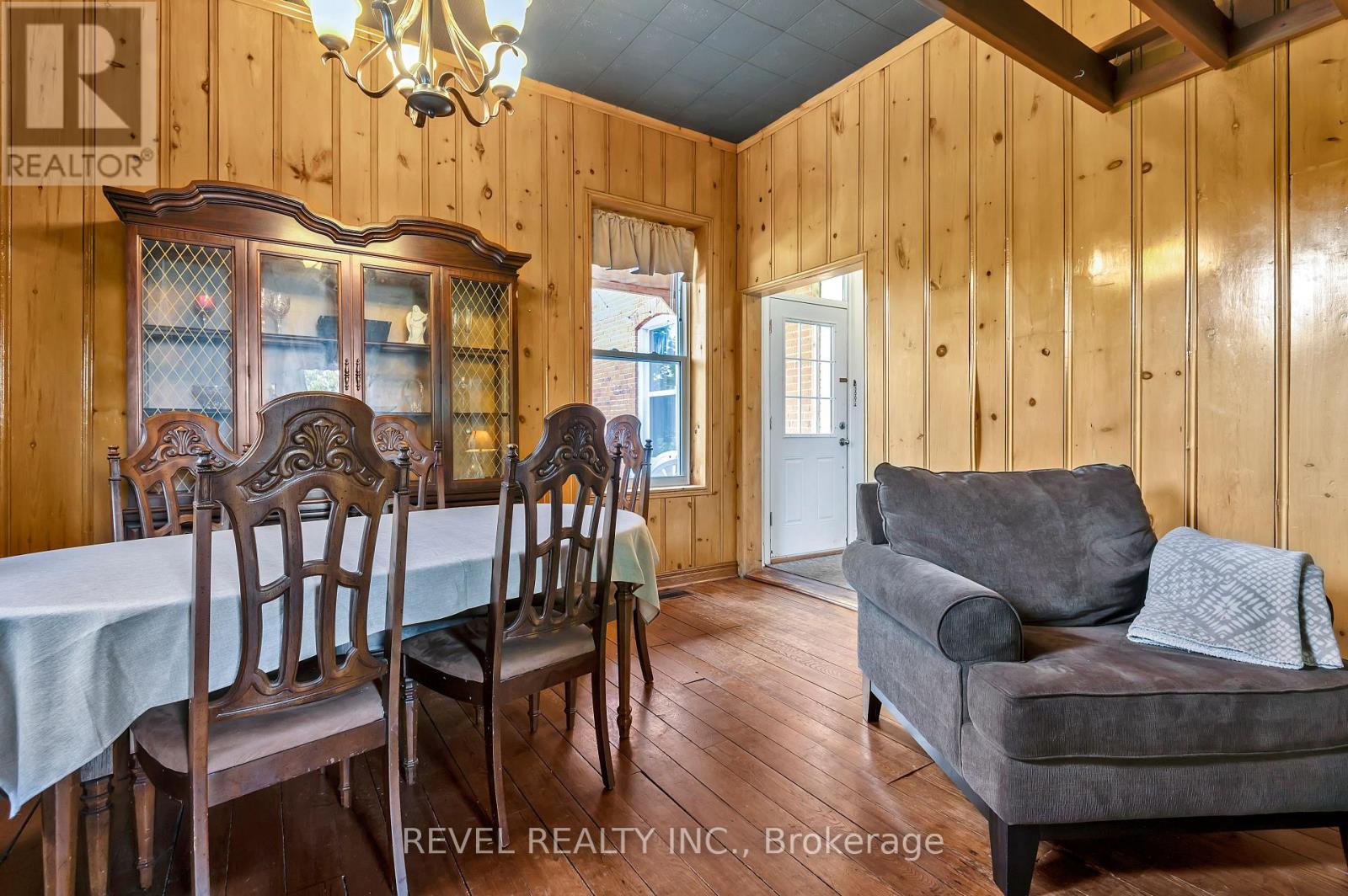 351 HEDGE ROAD - 19