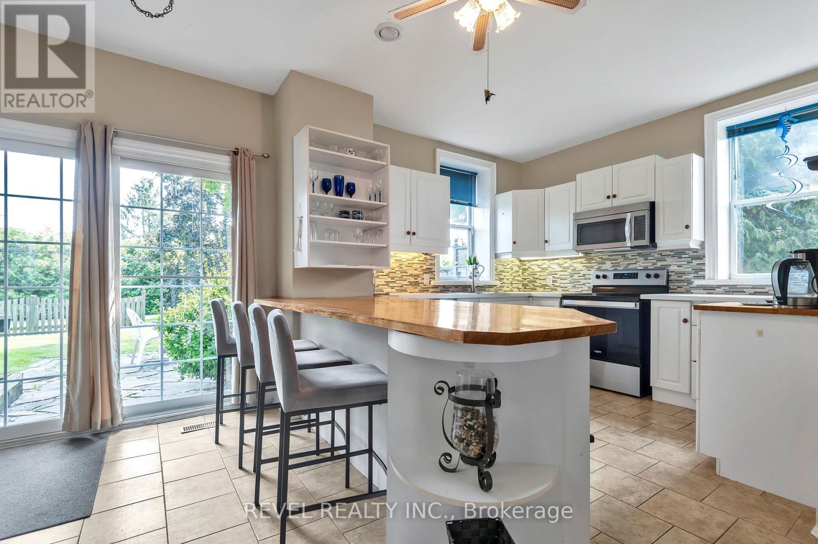 351 HEDGE ROAD - 21