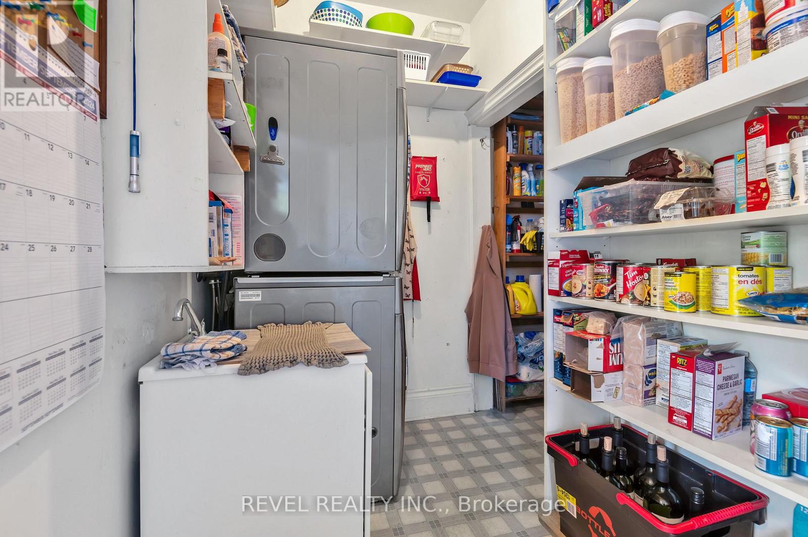 351 HEDGE ROAD - 24