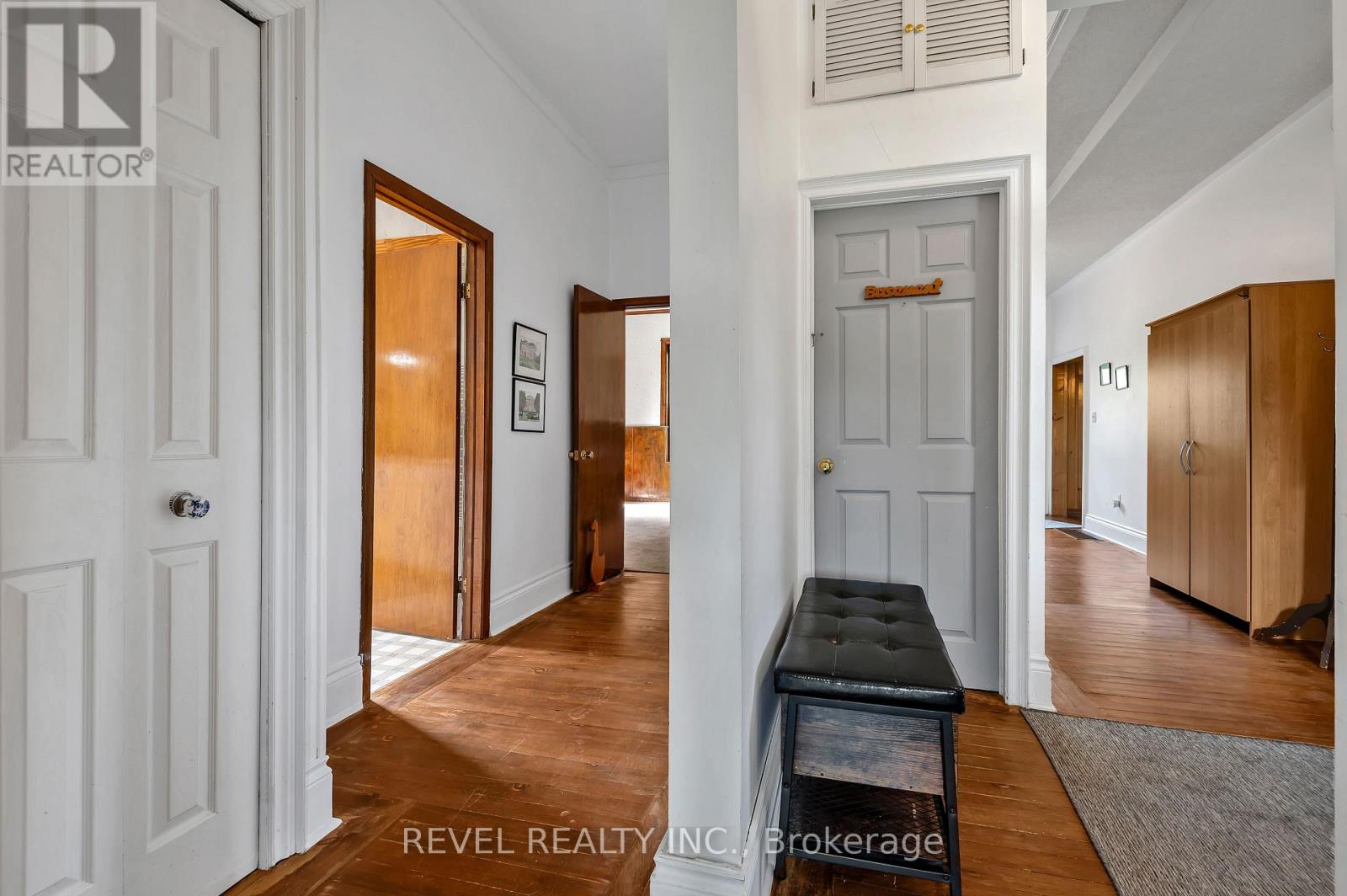 351 HEDGE ROAD - 25
