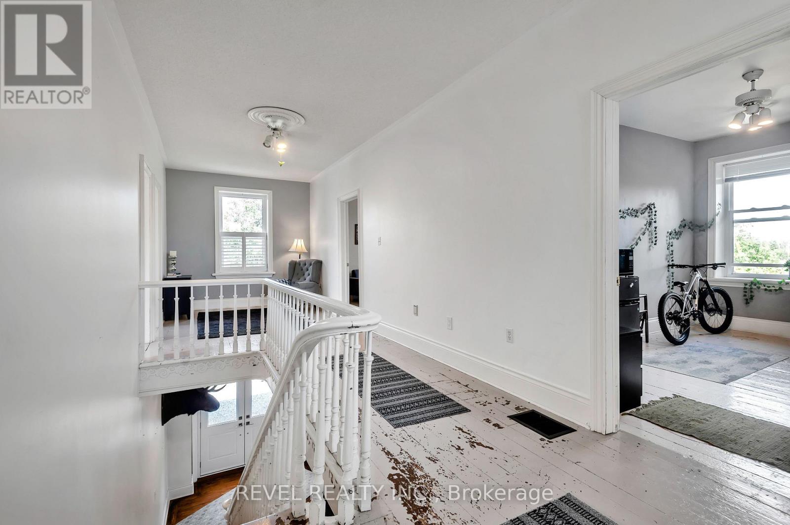 351 HEDGE ROAD - 30