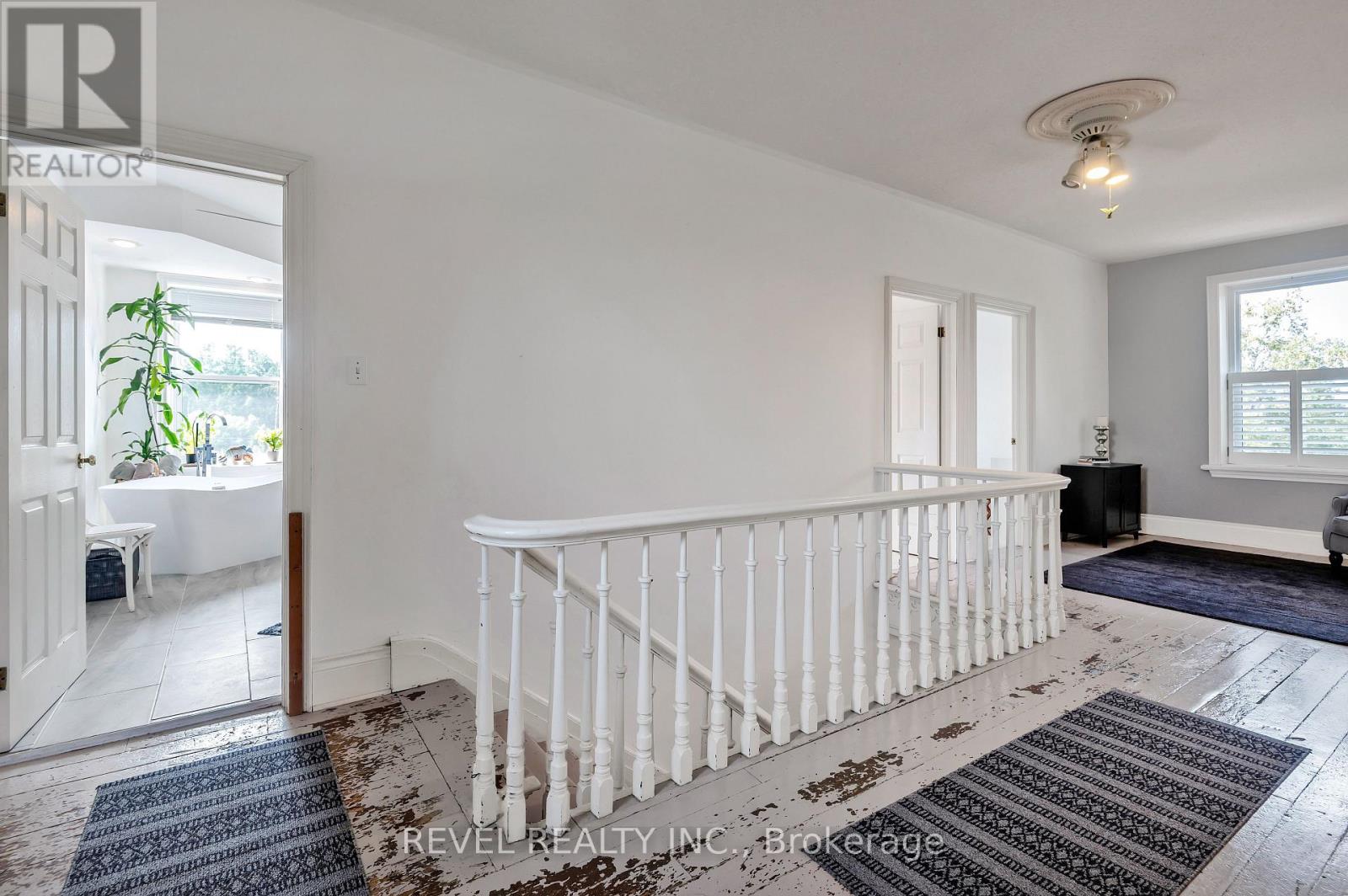 351 HEDGE ROAD - 31