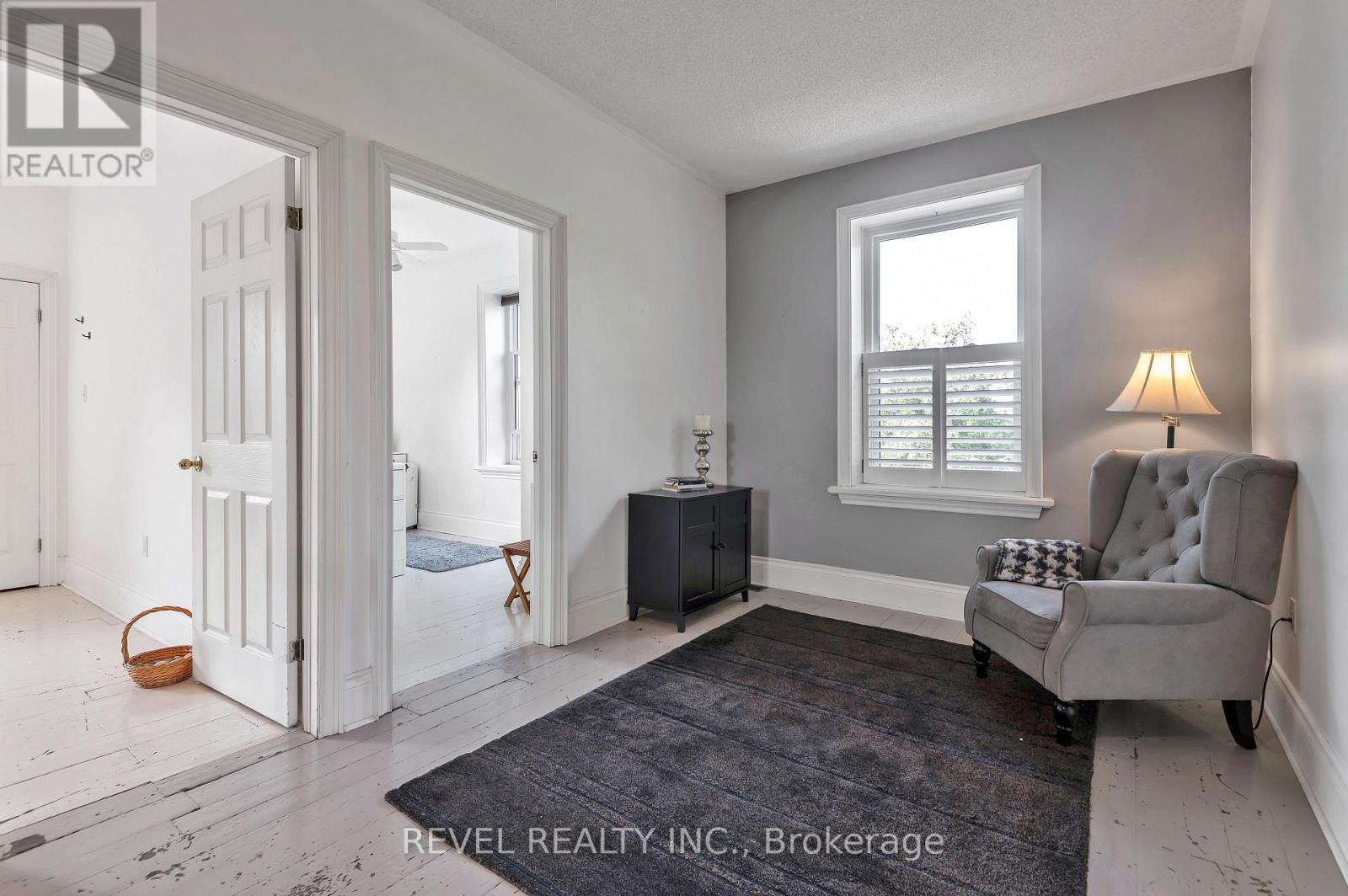 351 HEDGE ROAD - 32