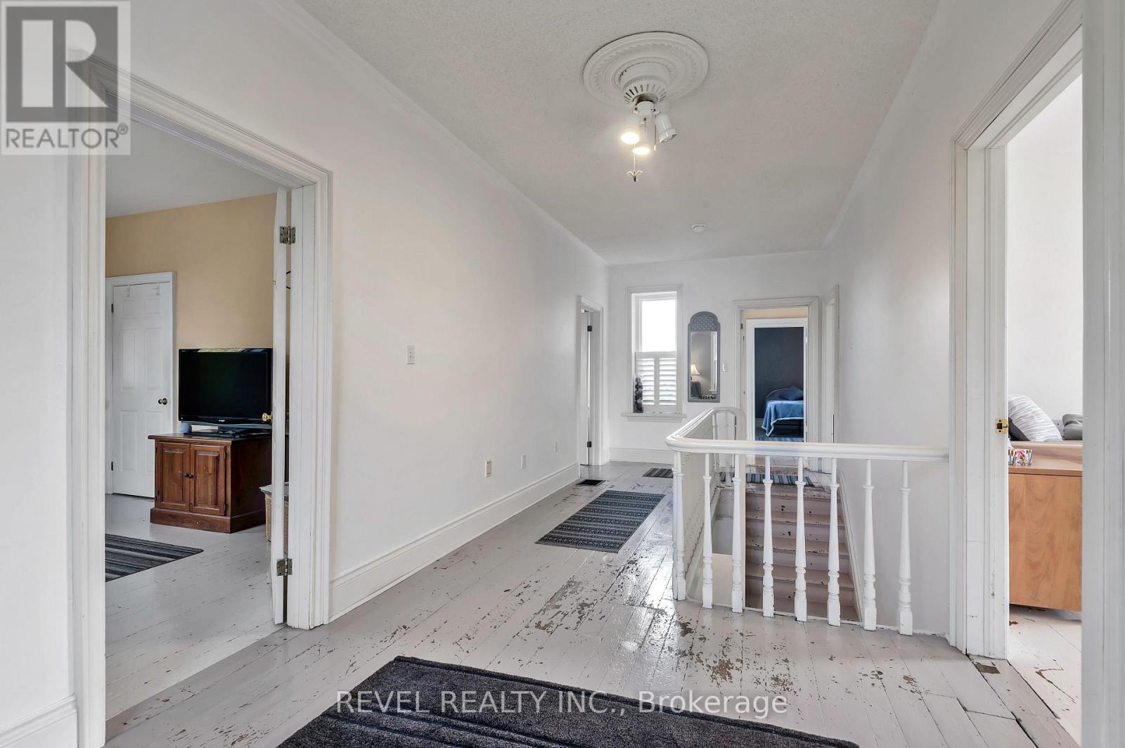 351 HEDGE ROAD - 33