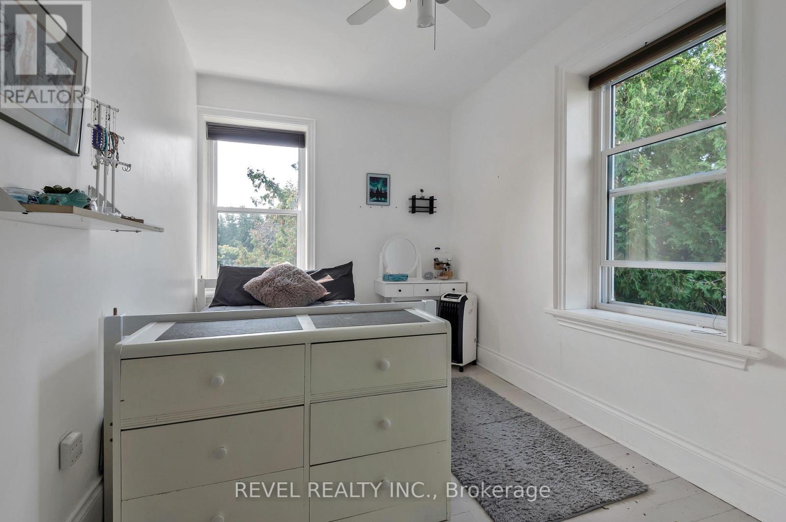 351 HEDGE ROAD - 36