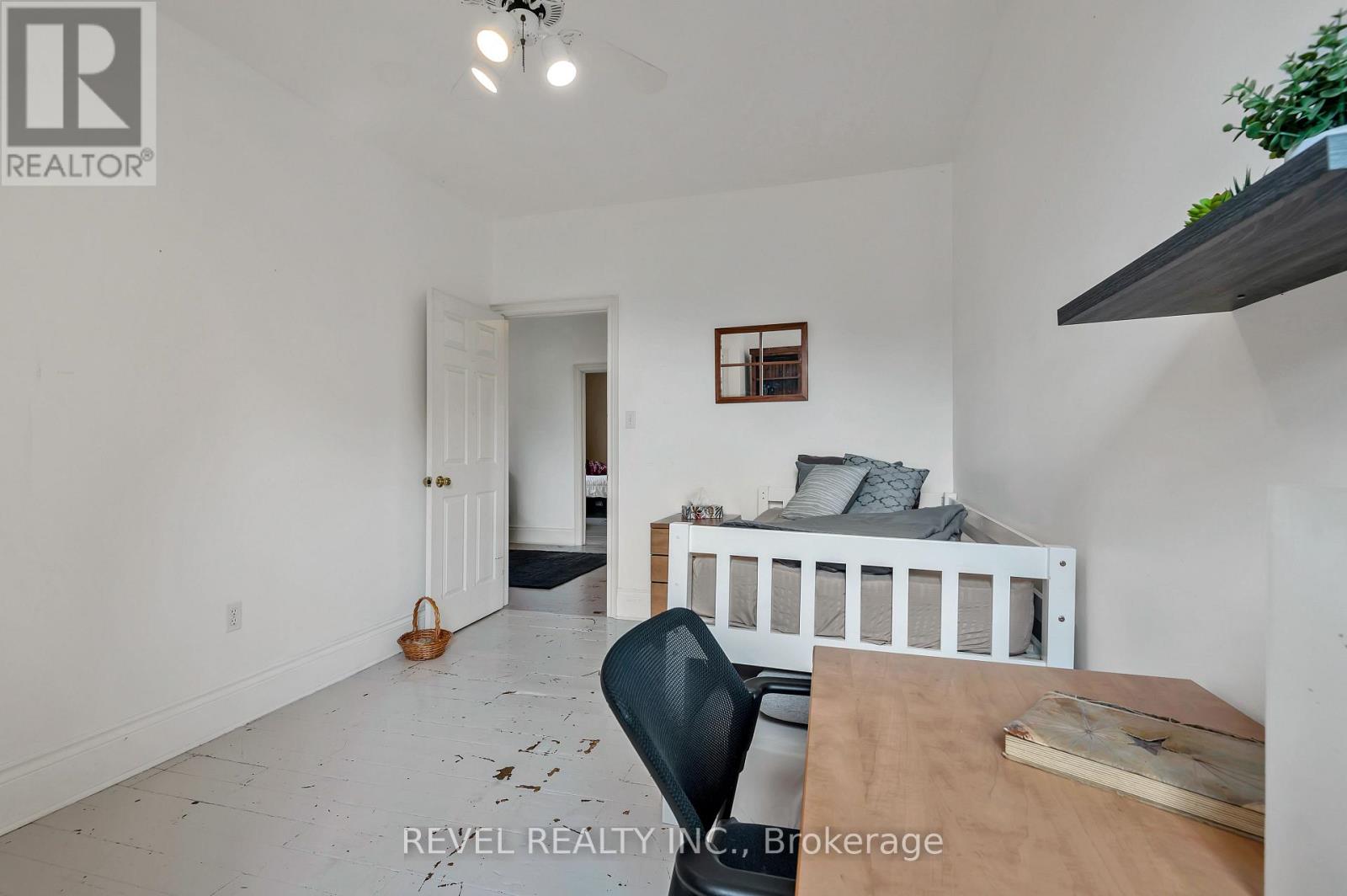 351 HEDGE ROAD - 38