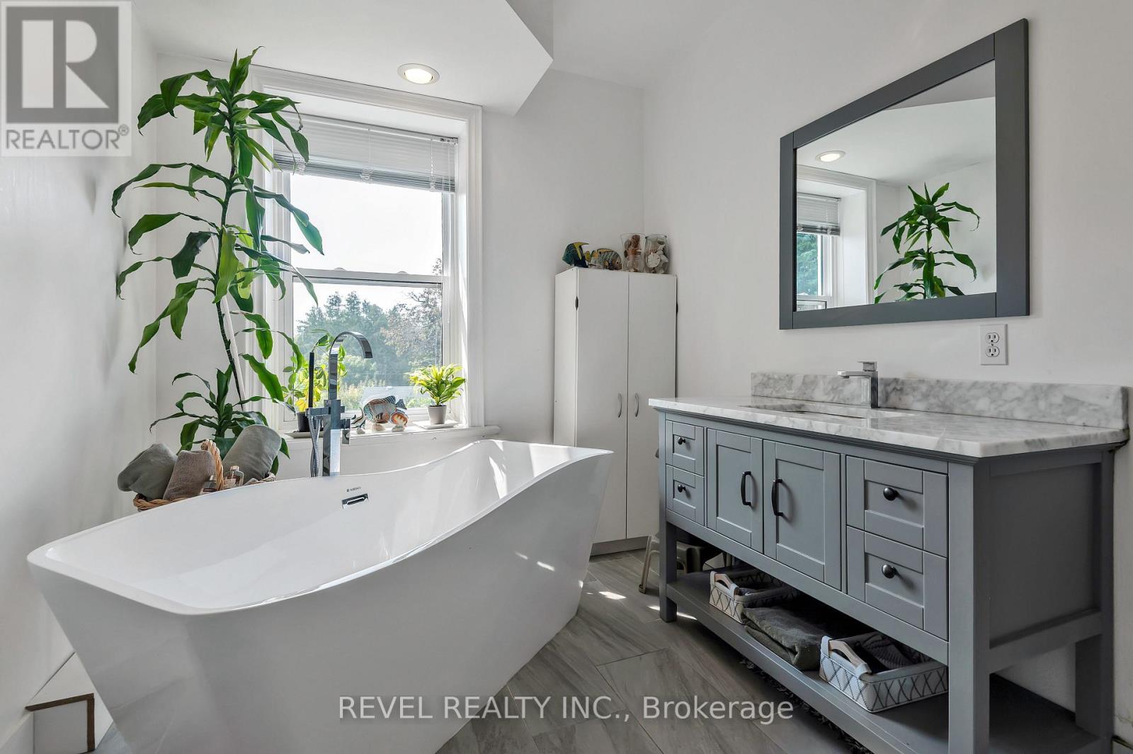 351 HEDGE ROAD - 46