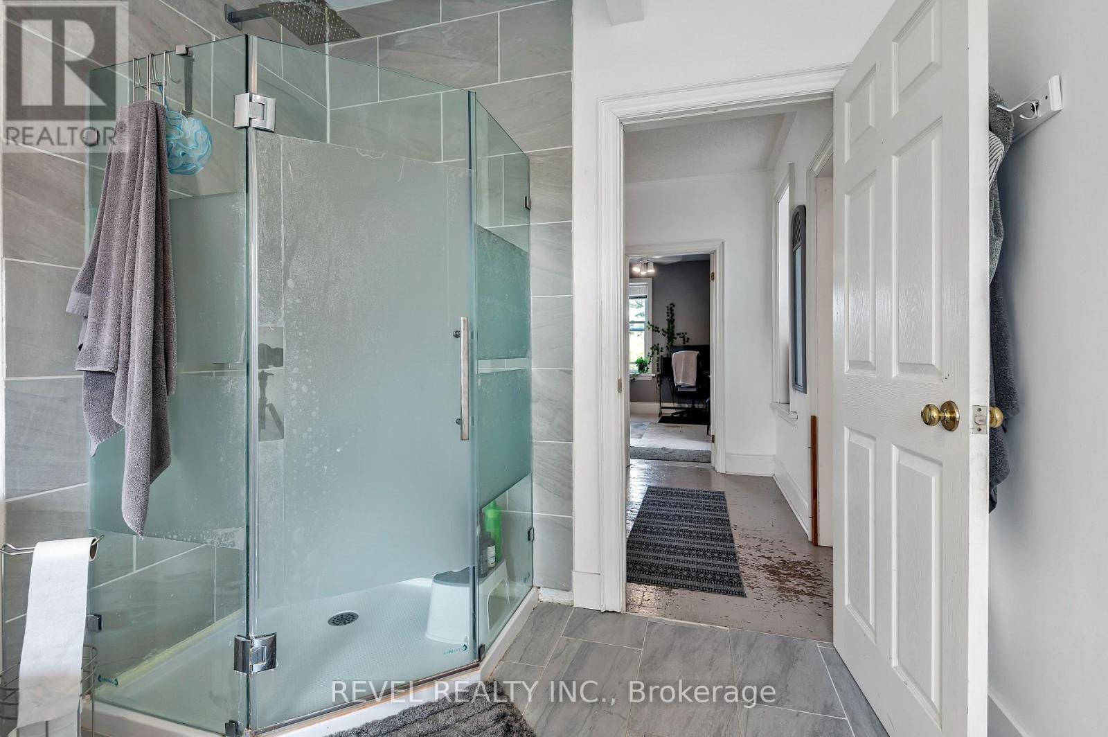 351 HEDGE ROAD - 47