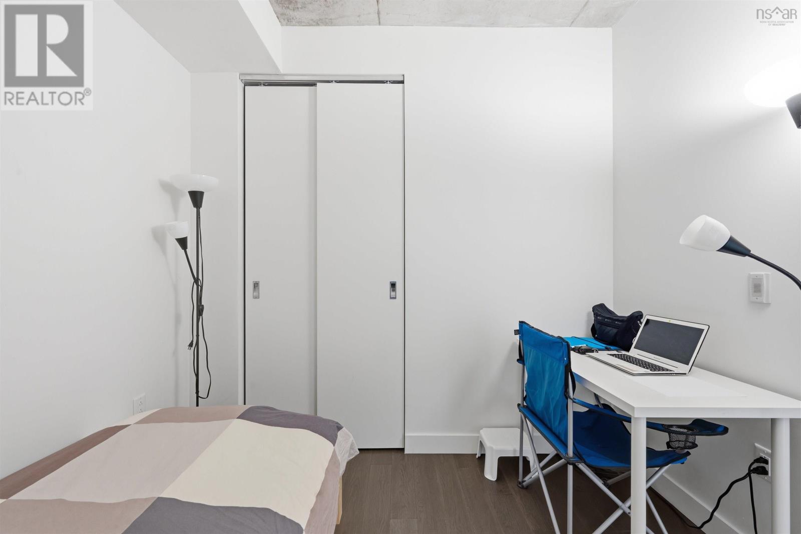 Property 9 of 43 of 508 1048 Wellington Street