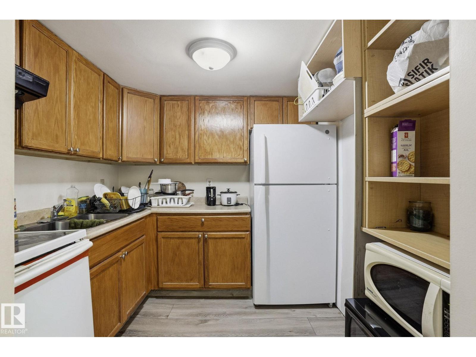 #16B 18305 89 AV NW - 8