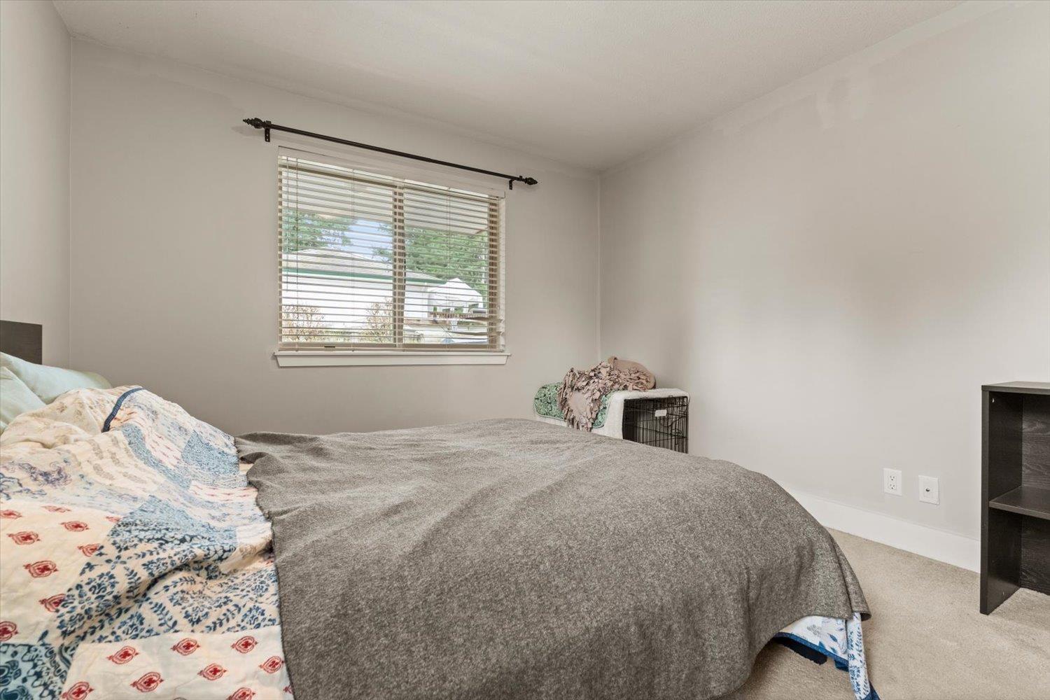 129 2233 MCKENZIE ROAD