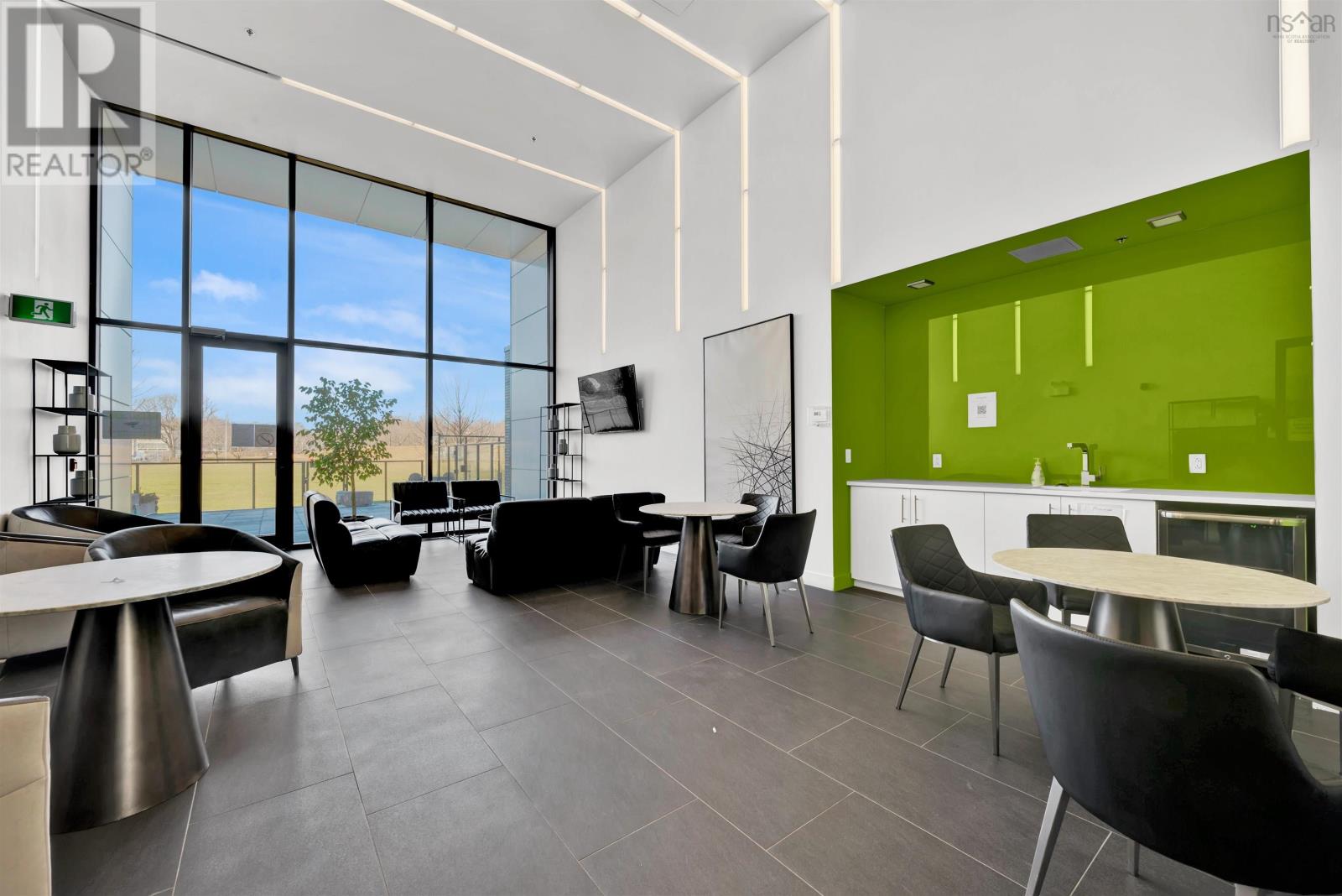 Property 13 of 43 of 508 1048 Wellington Street