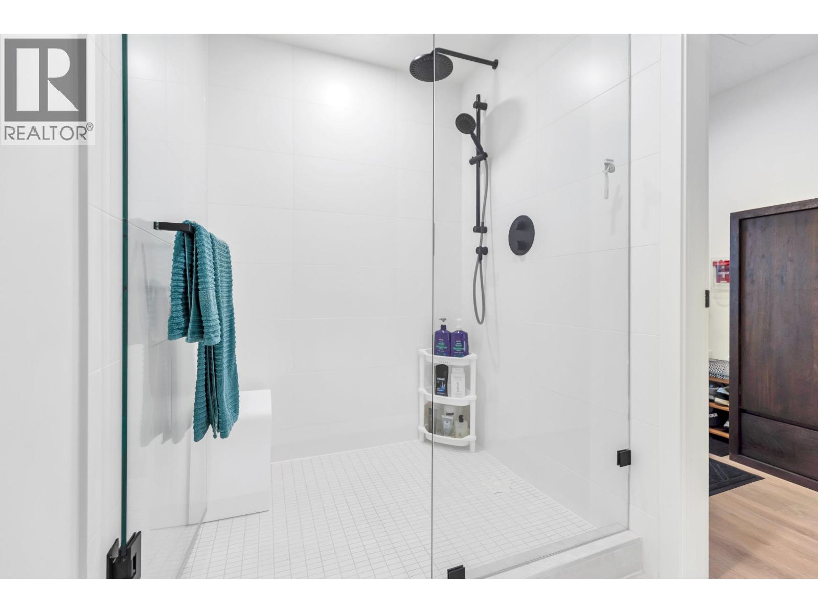 146 545 E 2ND STREET, North Vancouver