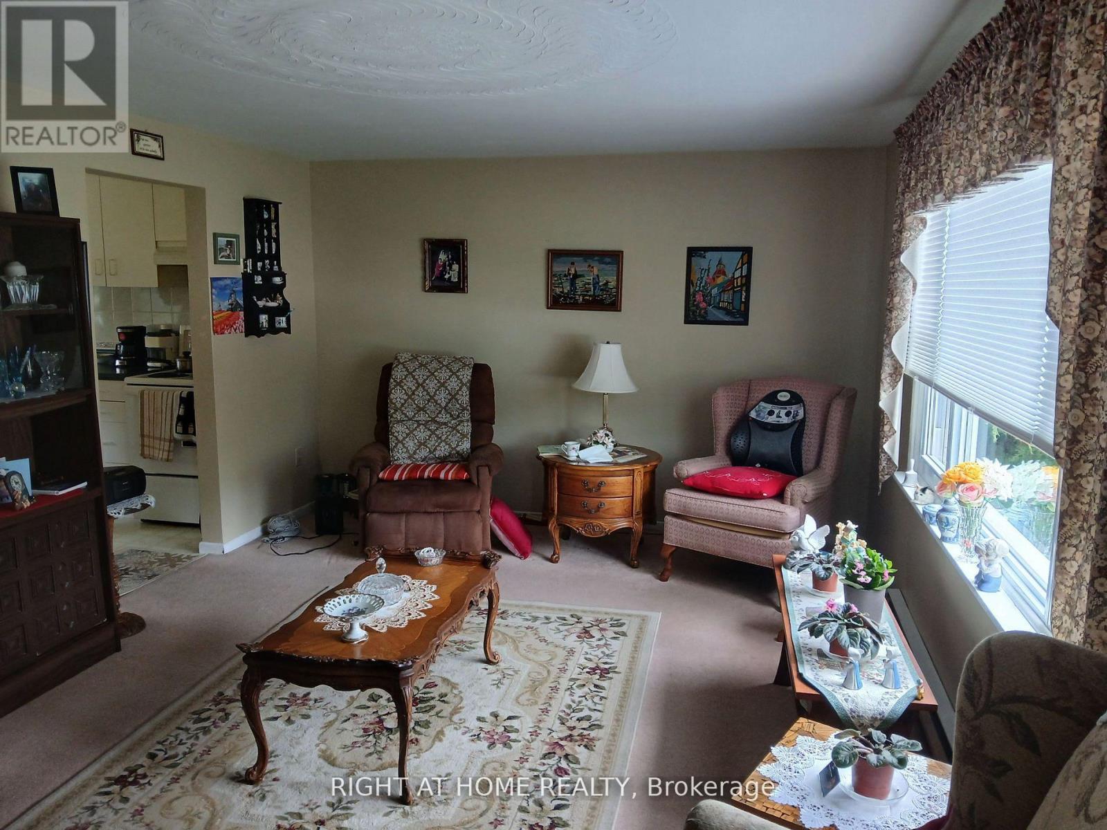 171 UNION AVENUE - 10