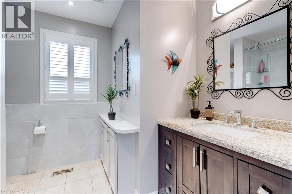 4391 LAKESHORE ROAD - 24
