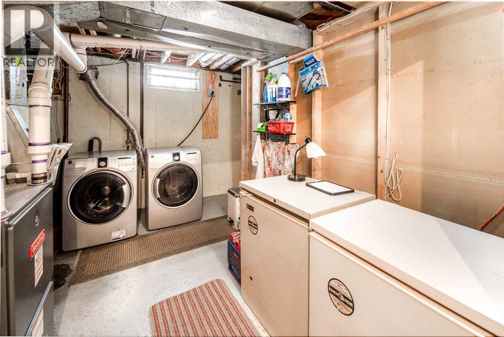 Single Family House 4 Level for Sale in  Varsity Drive NW Varsity Calgary 