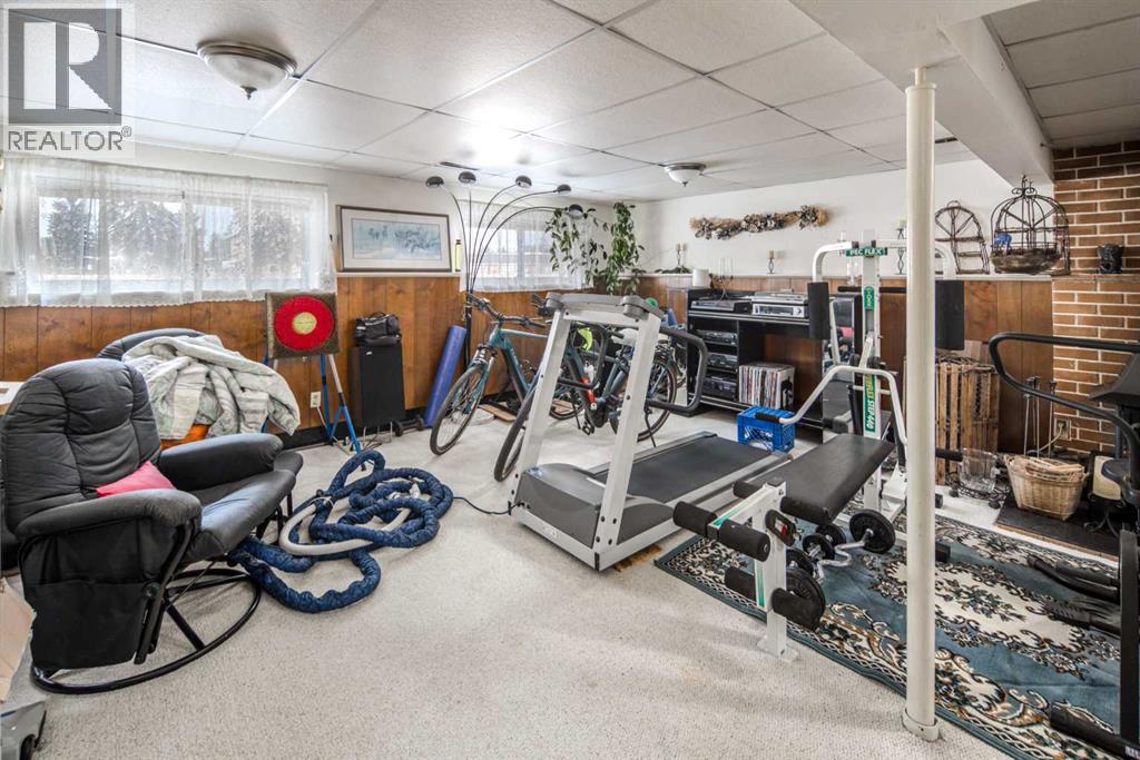 Single Family House 4 Level for Sale in  Varsity Drive NW Varsity Calgary 