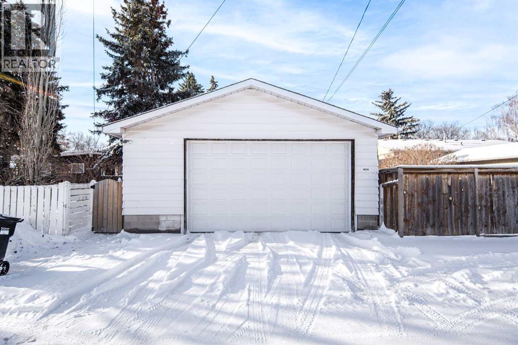 Single Family House 4 Level for Sale in  Varsity Drive NW Varsity Calgary 
