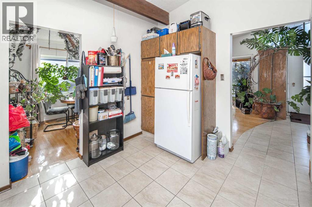 Single Family House 4 Level for Sale in  Varsity Drive NW Varsity Calgary 