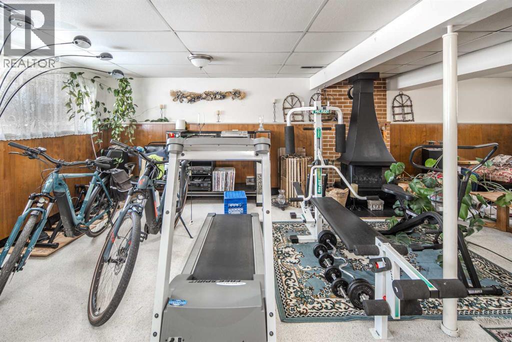 Single Family House 4 Level for Sale in  Varsity Drive NW Varsity Calgary 