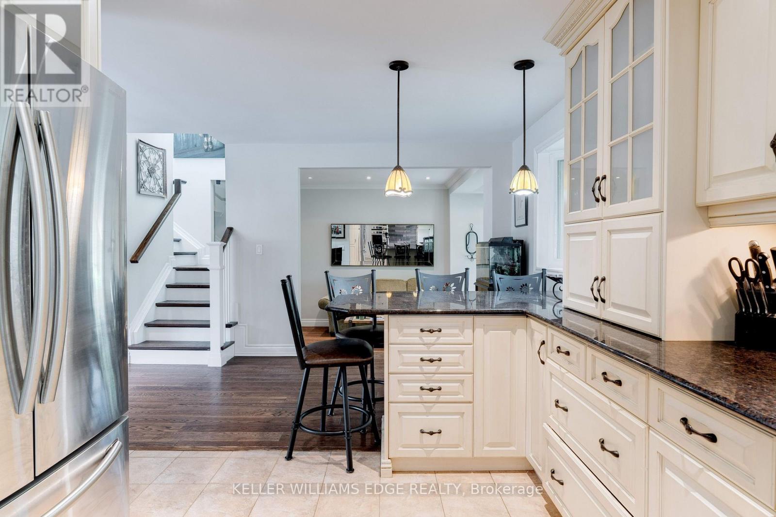 4391 LAKESHORE ROAD - 17