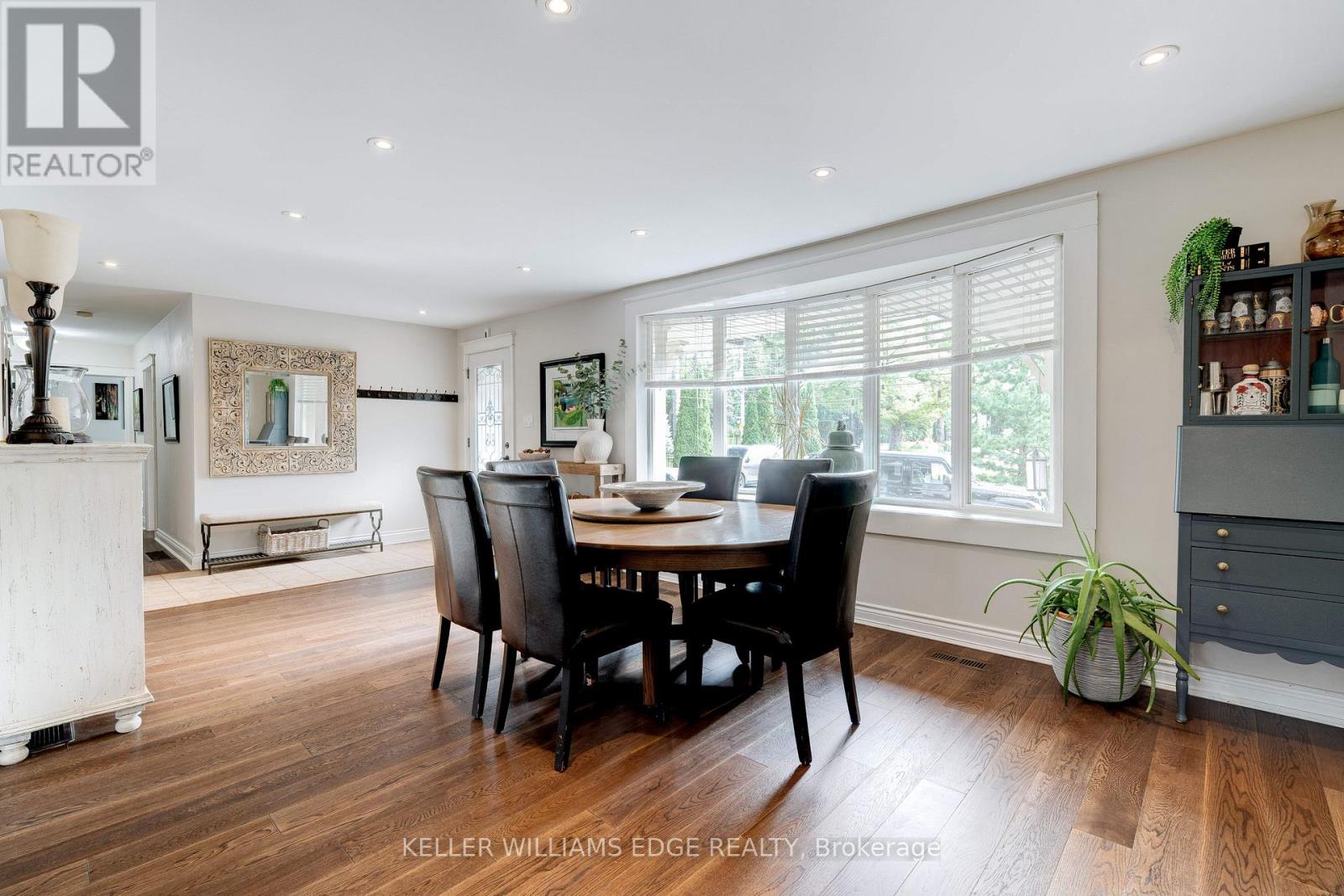 4391 LAKESHORE ROAD - 9