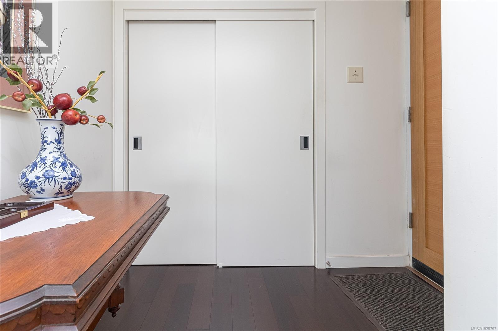 #707 708 BURDETT AVE - 19