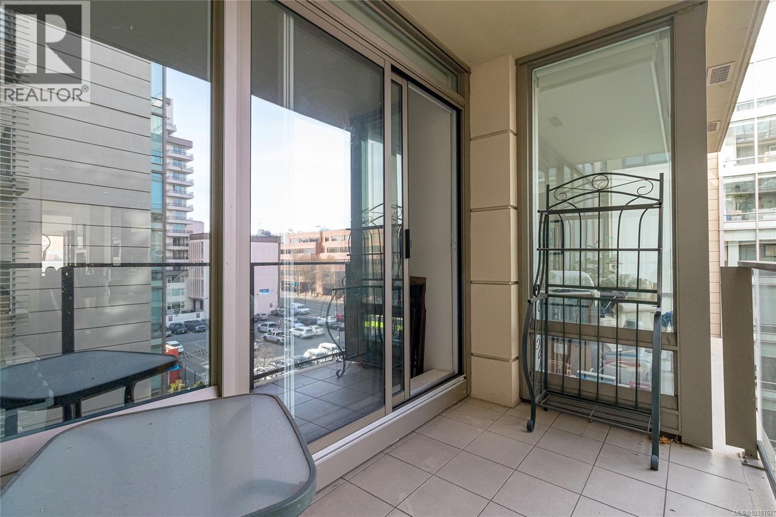 #707 708 BURDETT AVE - 26