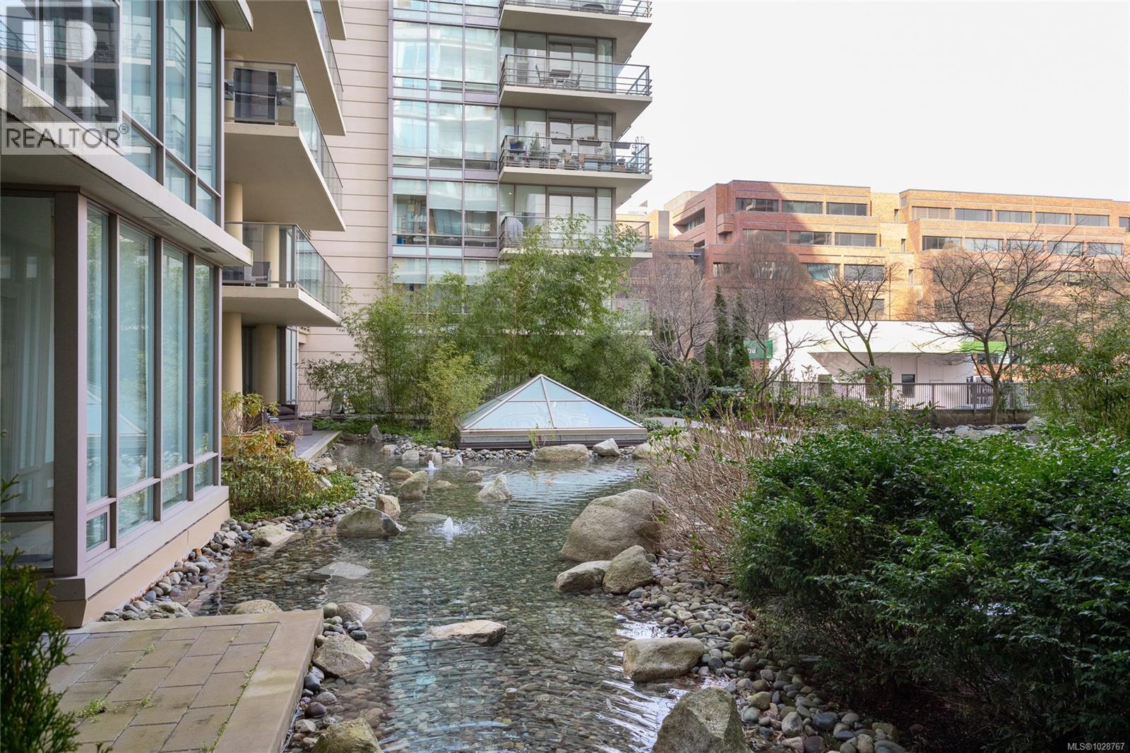 #707 708 BURDETT AVE - 28