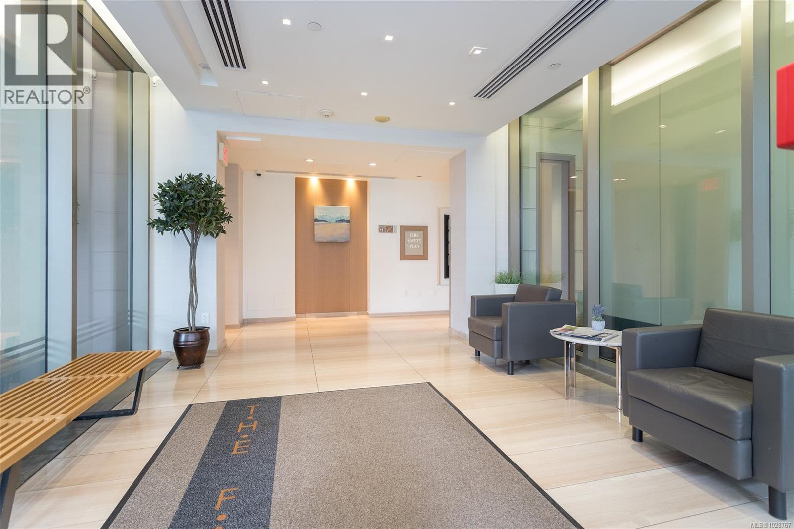 #707 708 BURDETT AVE - 35