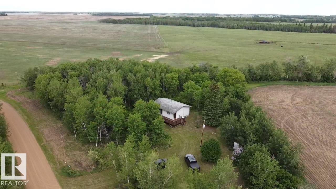 
          19042 Victoria Trail
            <br/>
            <span>Rural Smoky Lake County</span>
            , 
            <span>AB</span>
             <span>T0A3C0</span>
         - Photo 30