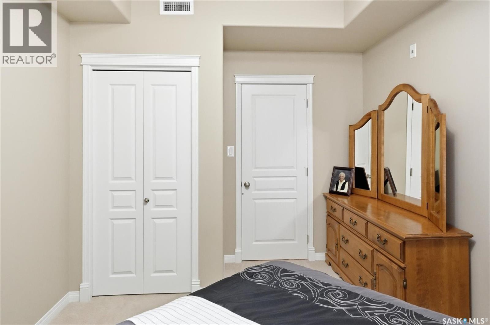 Single Family House Low rise for Sale in   Heritage VIEW Saskatoon 