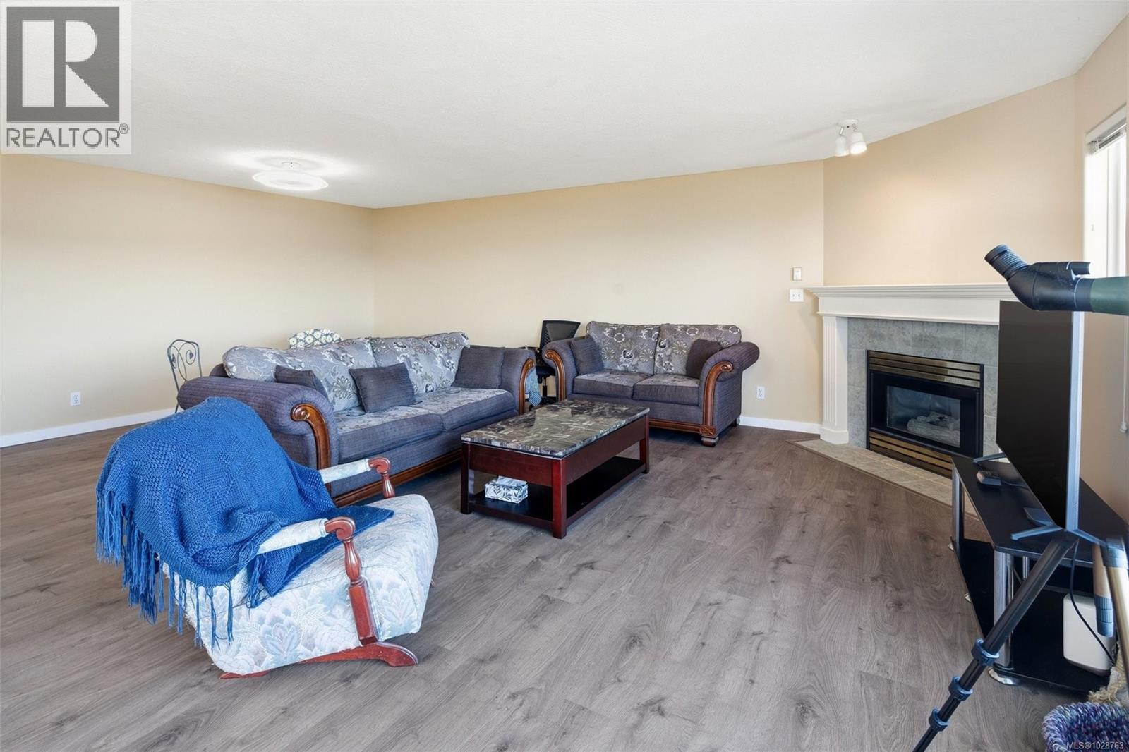 #12 100 GIFFORD RD - 14