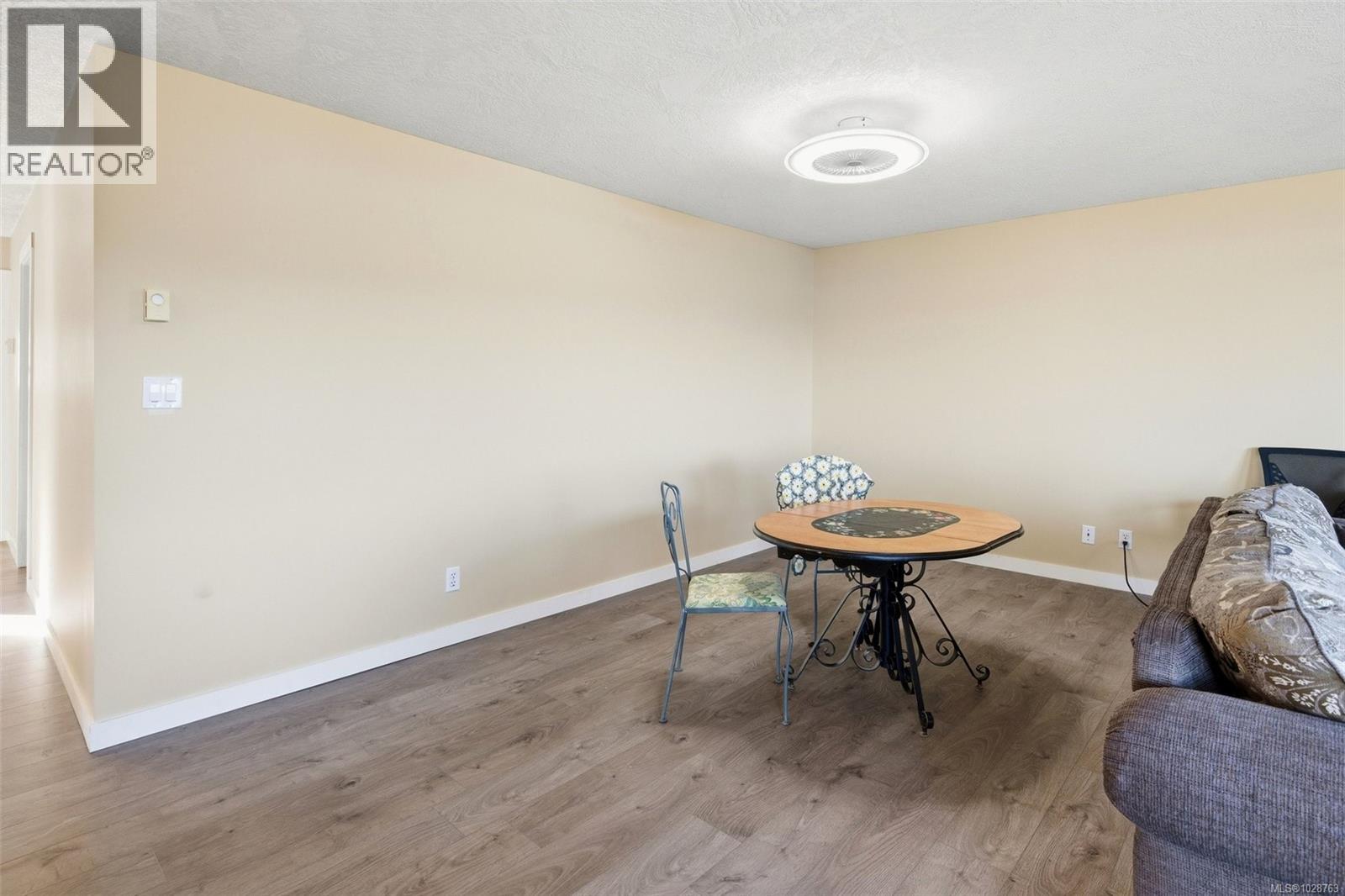 #12 100 GIFFORD RD - 19