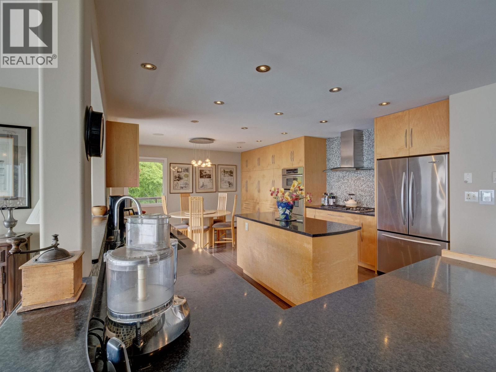 5951 SUNSHINE COAST HIGHWAY, Sechelt