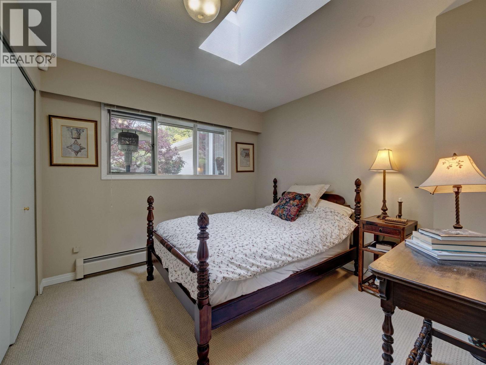 5951 SUNSHINE COAST HIGHWAY, Sechelt