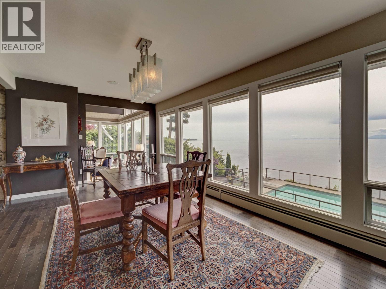 5951 SUNSHINE COAST HIGHWAY, Sechelt