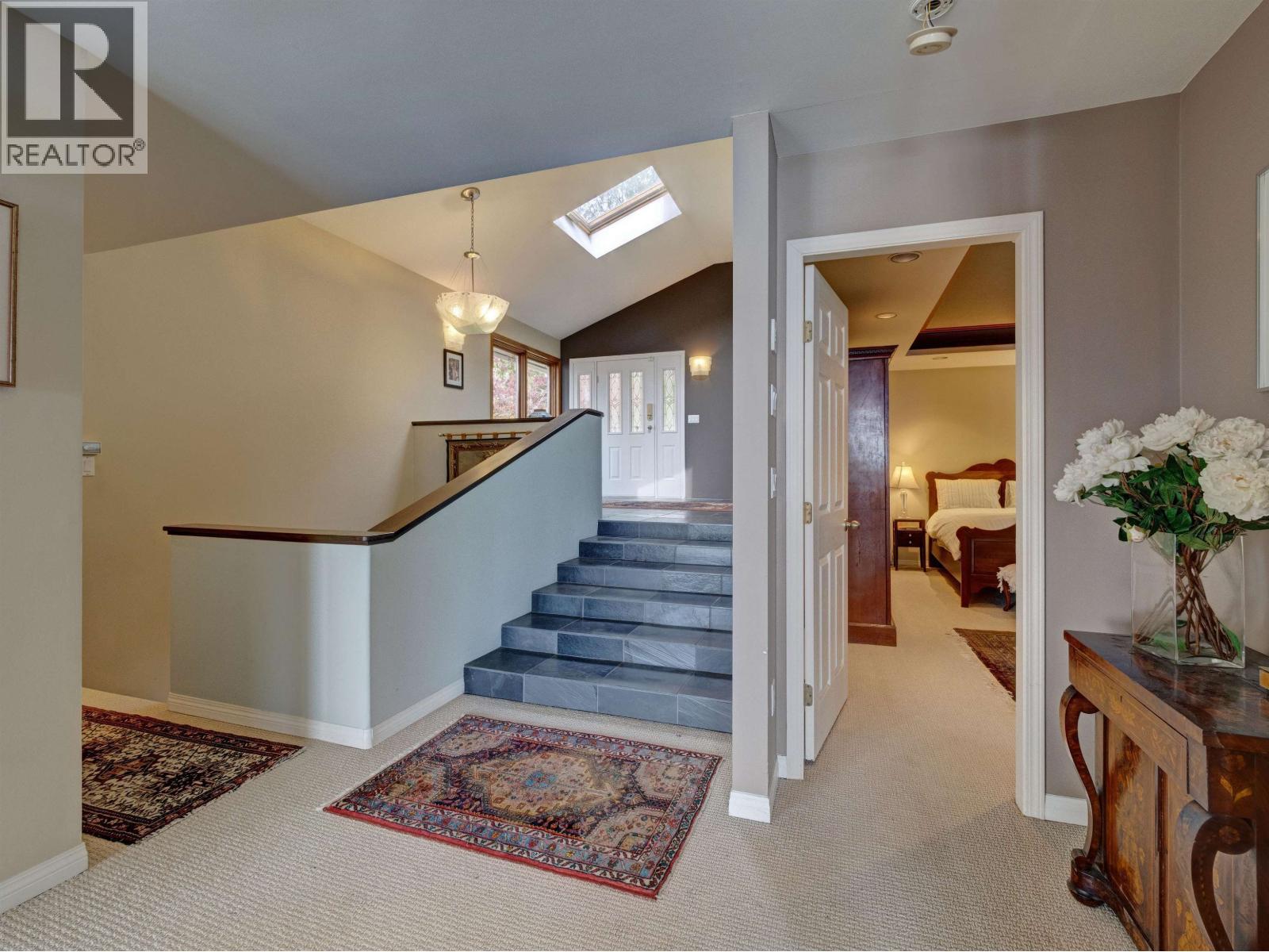 5951 SUNSHINE COAST HIGHWAY, Sechelt