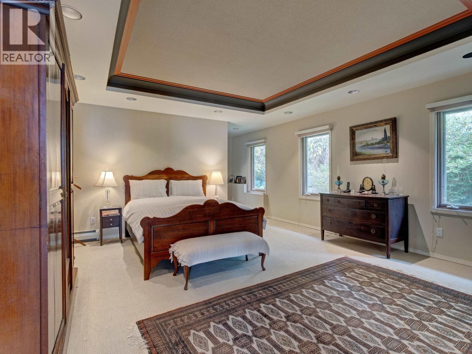 5951 SUNSHINE COAST HIGHWAY, Sechelt