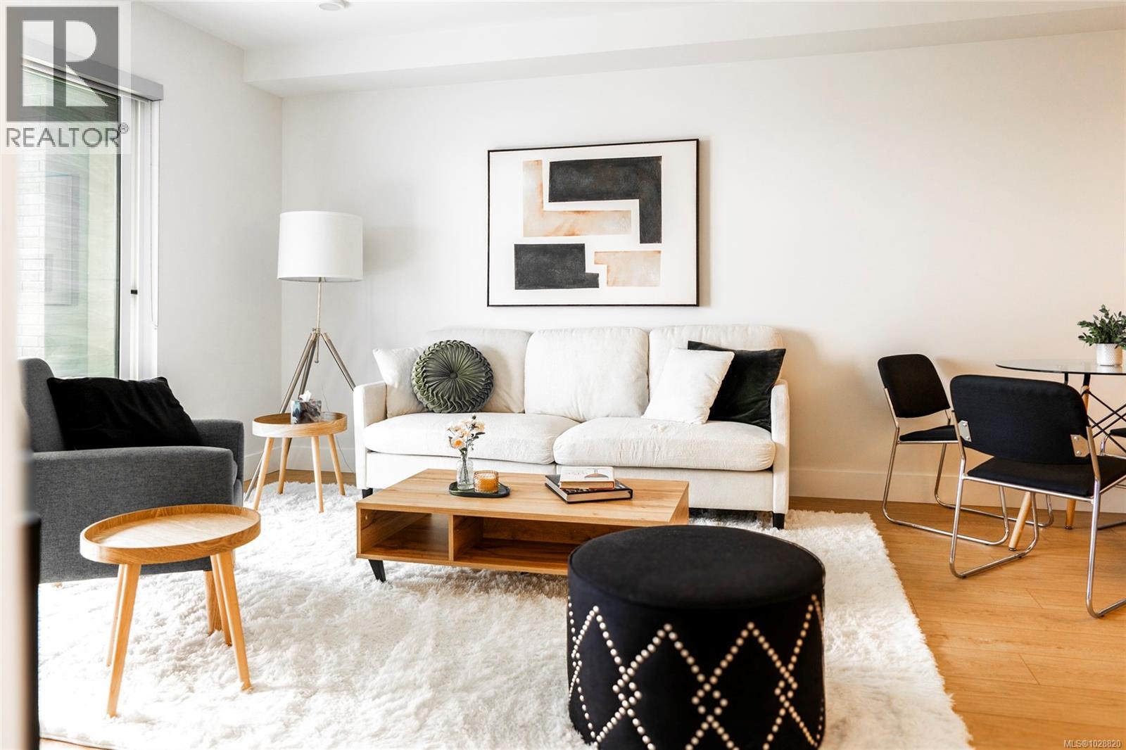 #304 45 HALIBURTON ST - 11