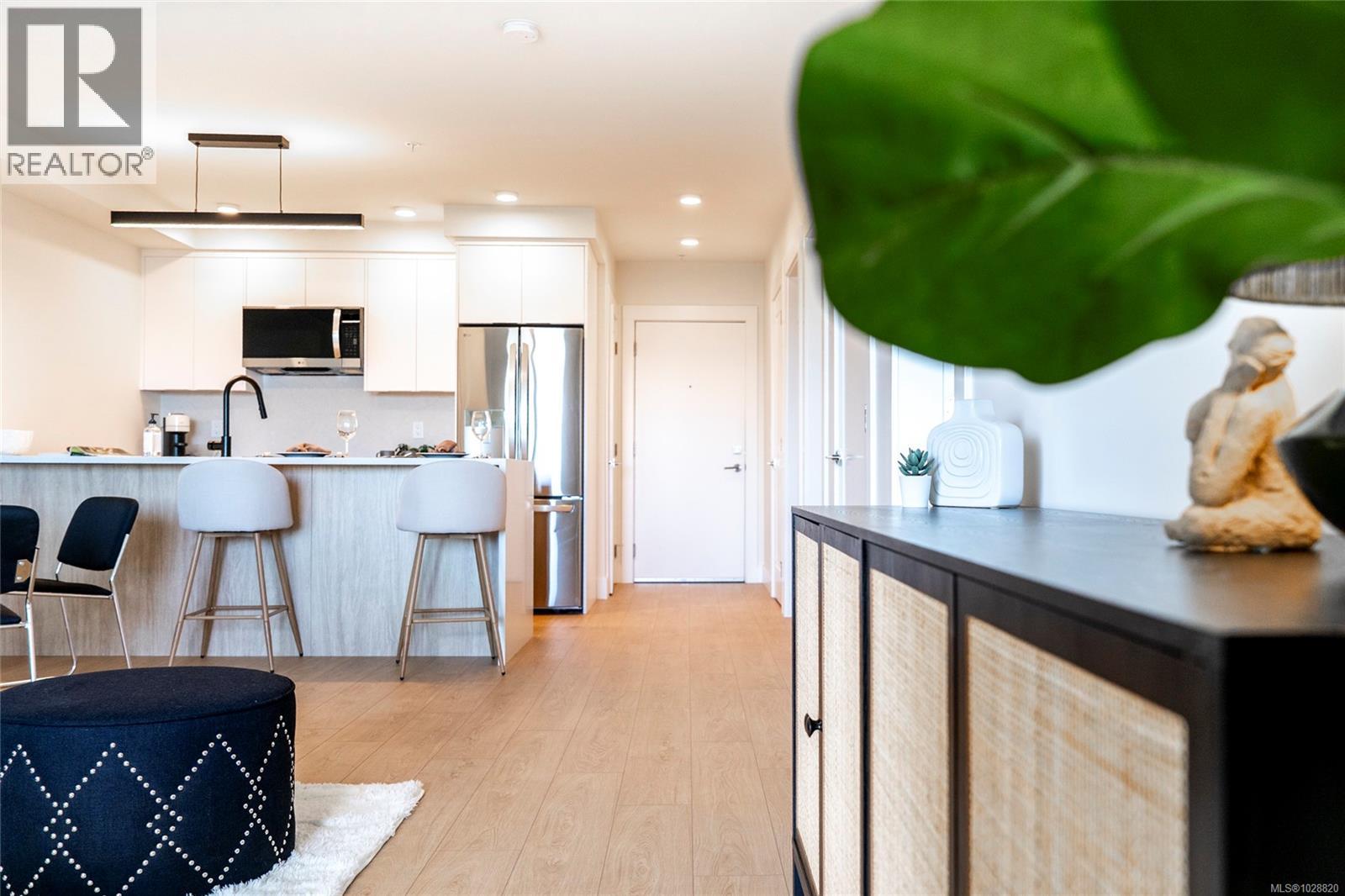 #304 45 HALIBURTON ST - 7