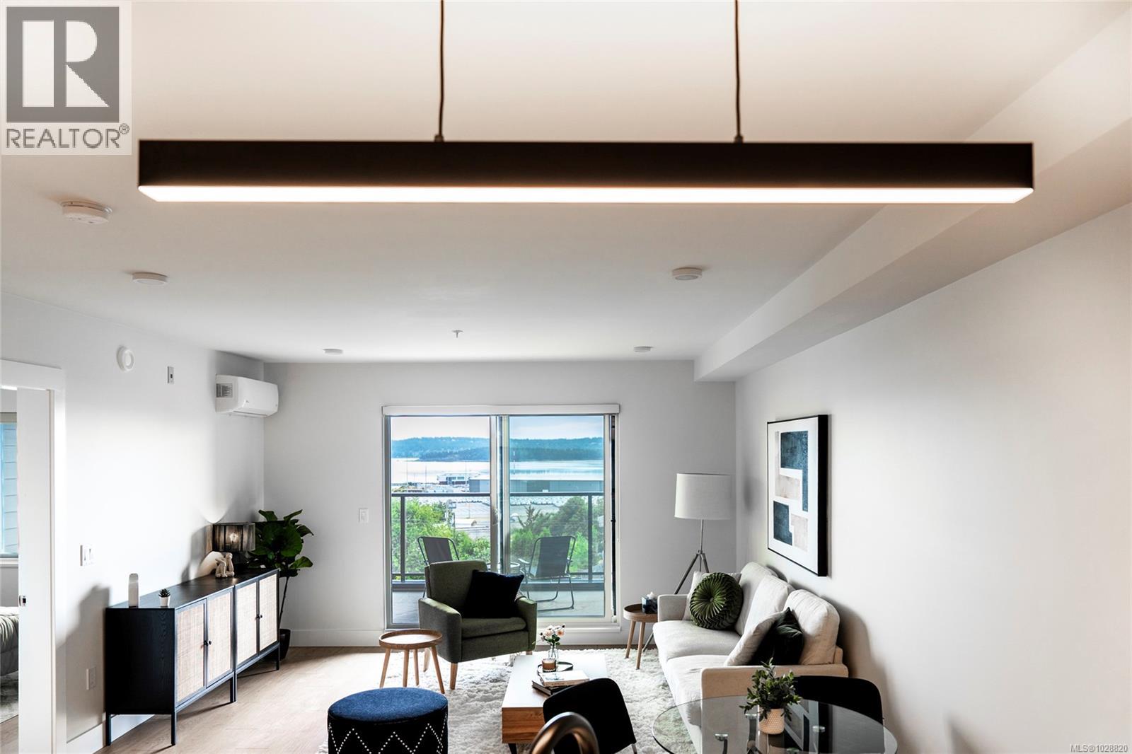 #304 45 HALIBURTON ST - 31