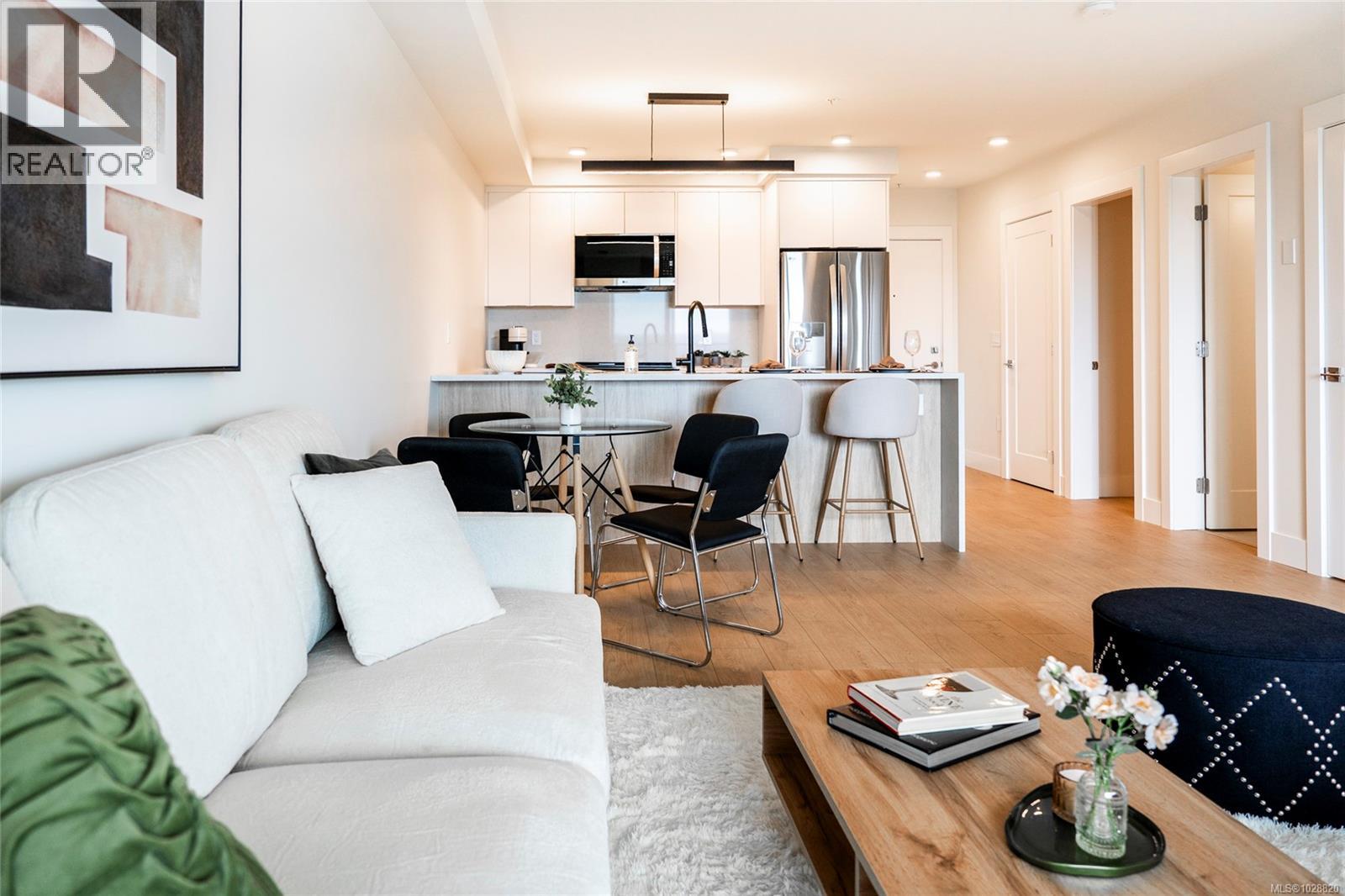 #304 45 HALIBURTON ST - 48