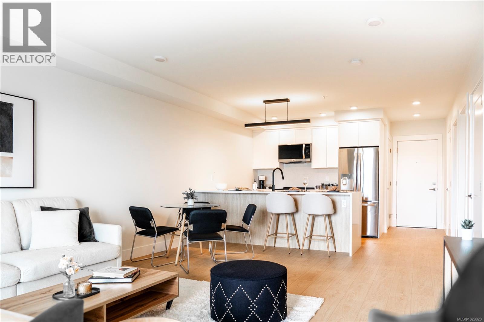 #304 45 HALIBURTON ST - 49