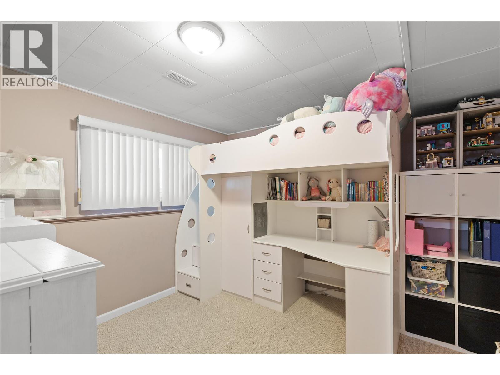 3735 Patten Crescent, Armstrong