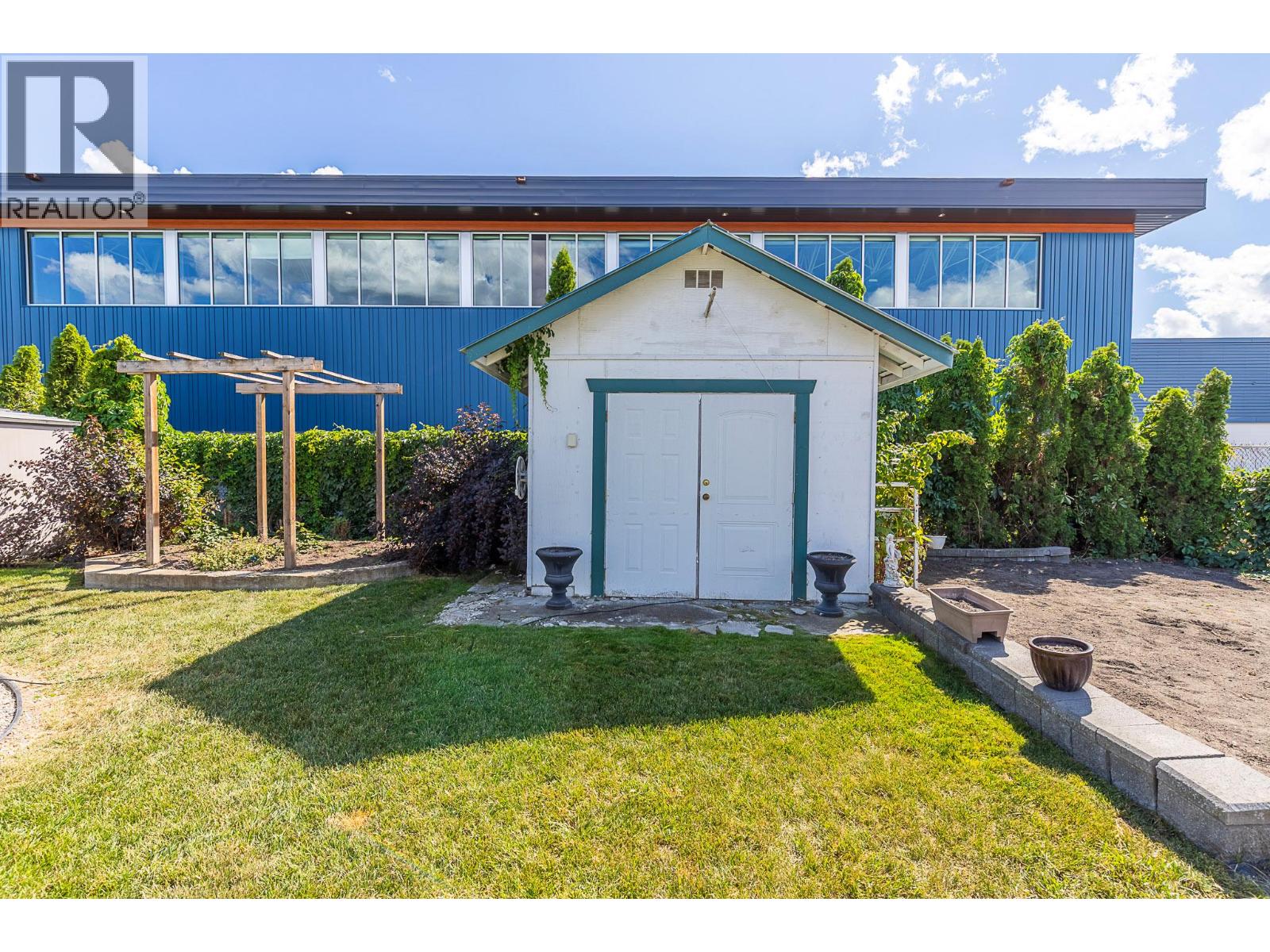 3735 Patten Crescent, Armstrong