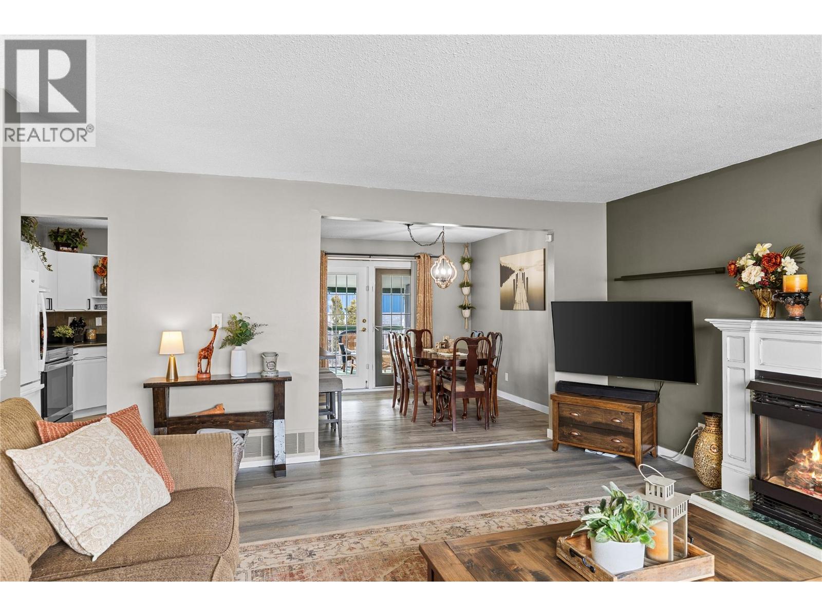 3735 Patten Crescent, Armstrong