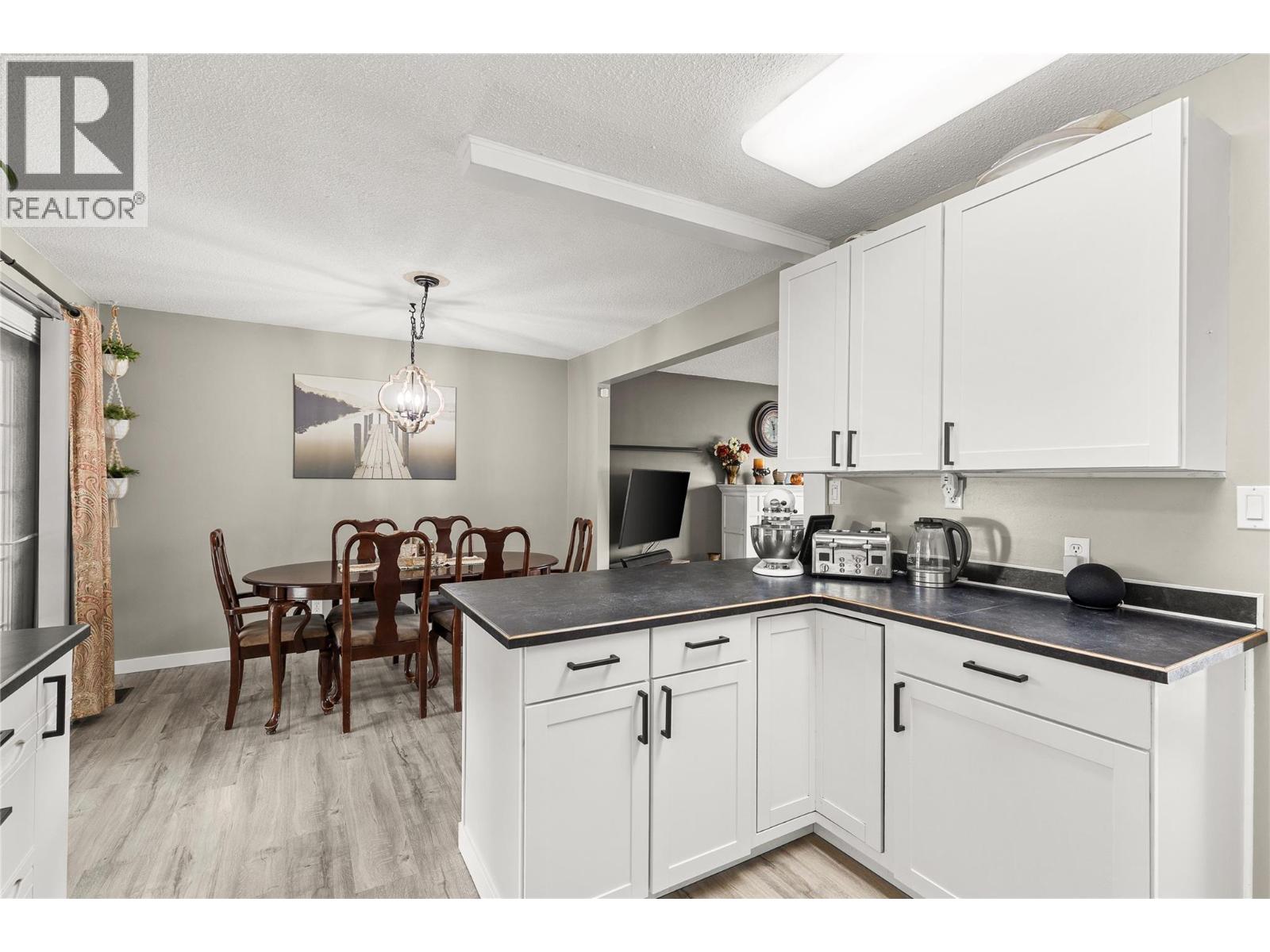 3735 Patten Crescent, Armstrong